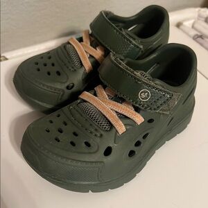 Stride Rite Green Clogs